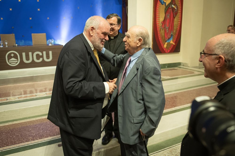 Pablo Atchugarry fue distinguido como doctor honoris causa por la Universidad Católica del Uruguay