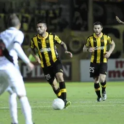 Nicolás Albarracín anotó el primer gol de Peñarol en el Campeón del Siglo Nicolás Albarracín anotó el primer gol de Peñarol en el Campeón del Siglo
