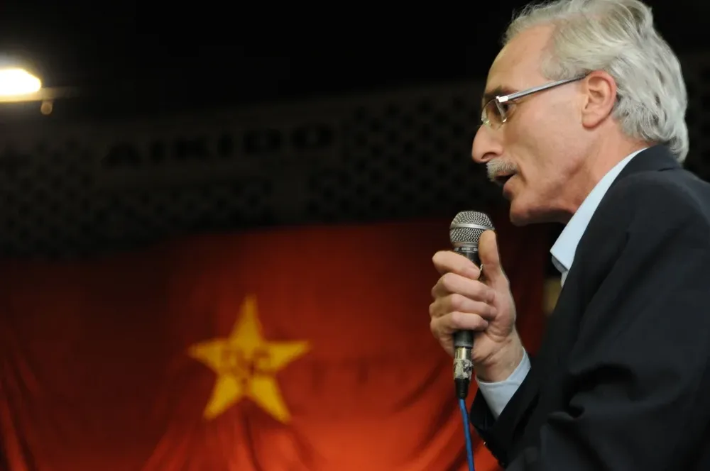 El exsenador Eduardo Lorier abandonará su cargo como secretario general