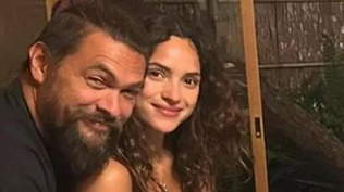 Jason Momoa y Adria Arjona