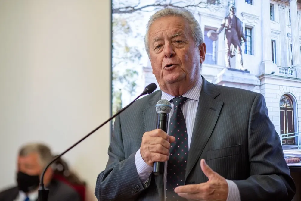 Carlos Moreira, intendente de Colonia