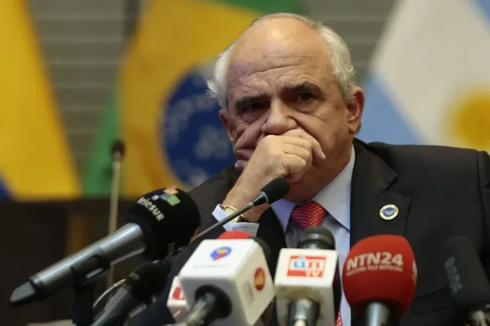 Samper fue el último secretario general del organismo. Abandonó el cargo en enero de 2017 y todavía no lograron designar un sustituto por falta de acuerdo