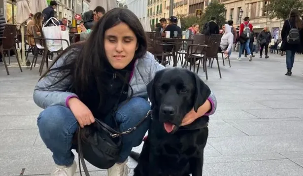 Milagros Costabel y su perro guía Indio