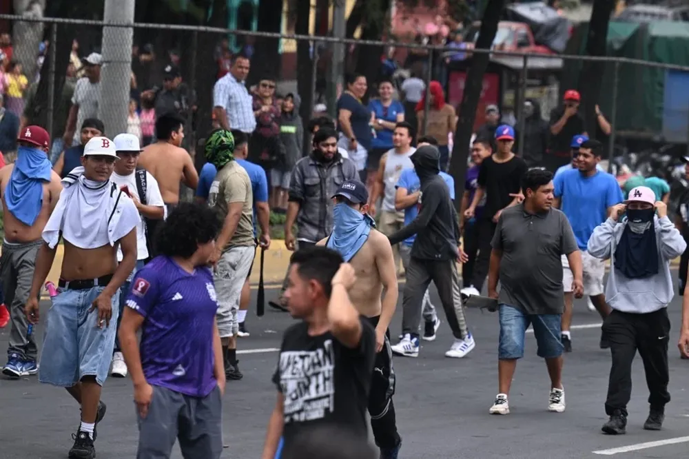 Las manifestaciones y cortes de ruta se extienden por décimo día pidiendo la renuncia de la fiscal Consuelo Porras y que se terminen las restricciones para que pueda asumir el mandatario electo Bernardo Arévalo