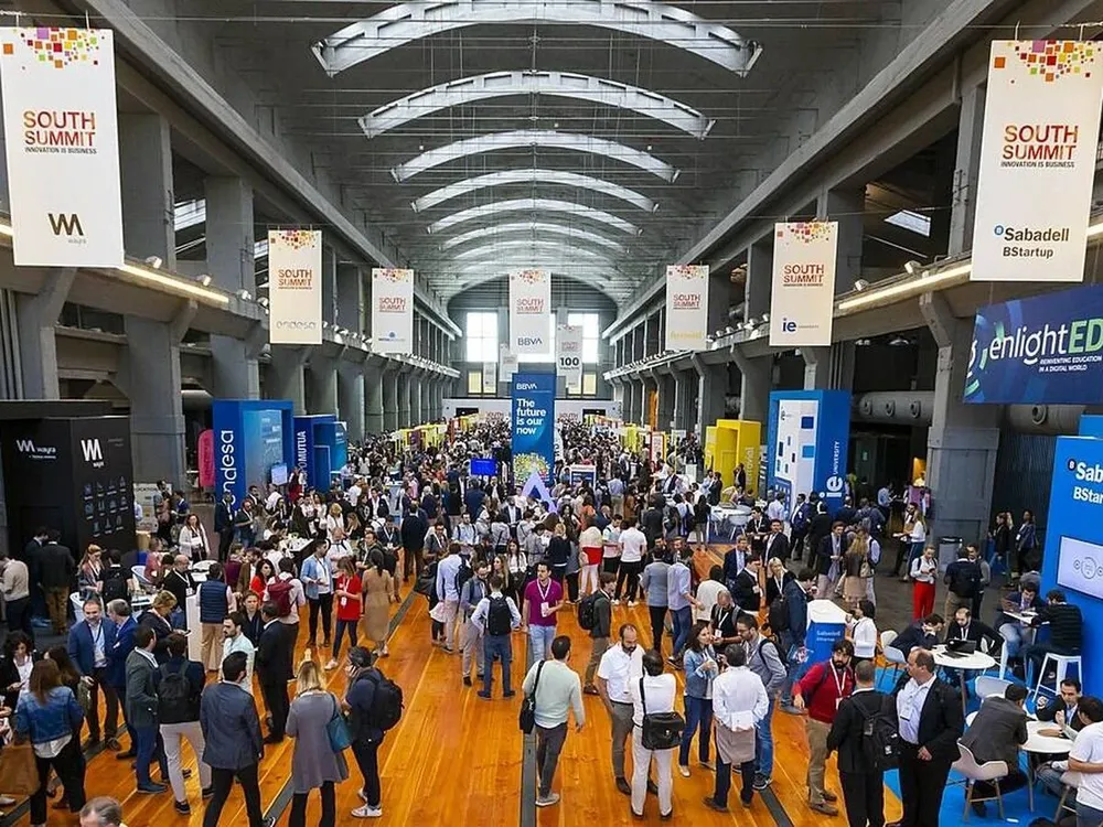 Cientos de emprendedores en los salones del South Summt 2023 Madrid.