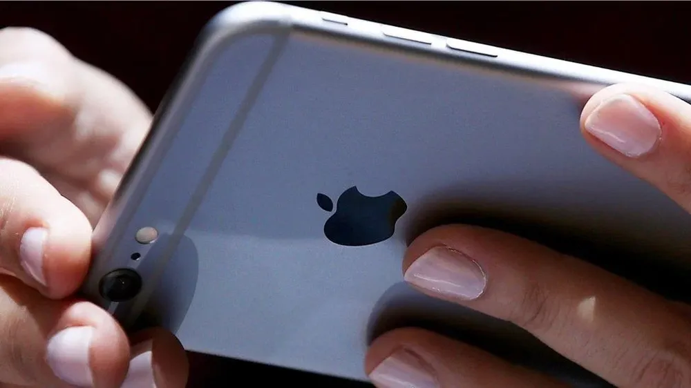 En 2017, la empresa californiana admitió que creó una función en el software de algunos de sus modelos de iPhone para evitar apagones.