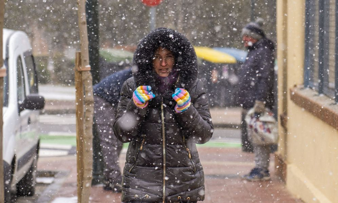 Llega el frío y los primeros copos de nieve a España.