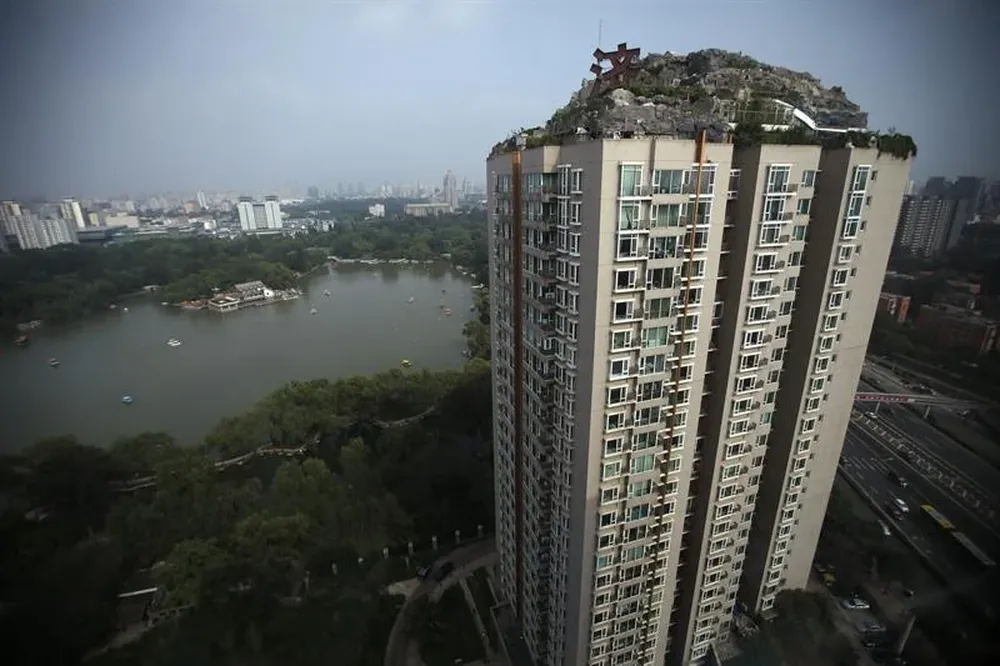 China- Vista de una villa privada construida en lo alto de un rascacielos de 26 pisos de viviendas, en Pekín
