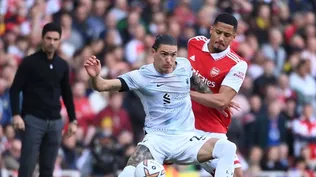 Darwin Núñez marcado por William Saliba de Arsenal
