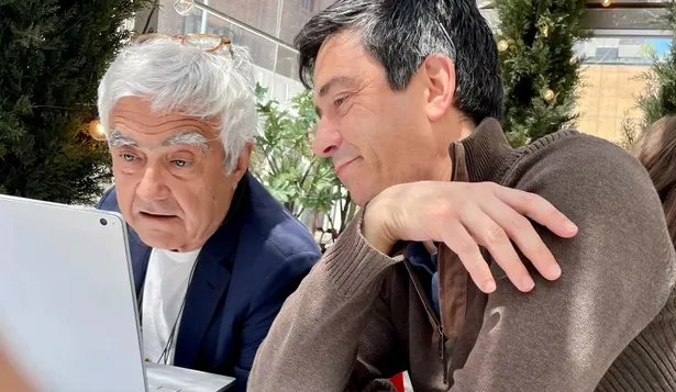 Rafael Viñoly junto a su hijo Román.