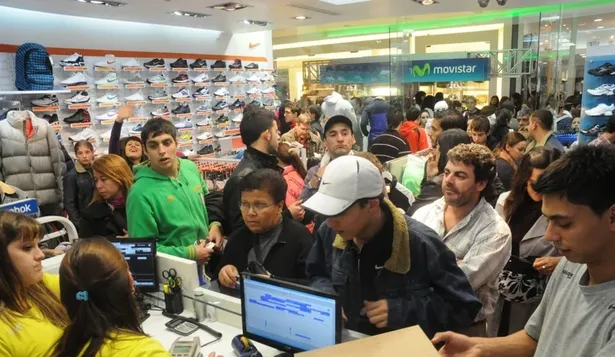 Los shoppings se colmaron en el fin de semana de descuentos