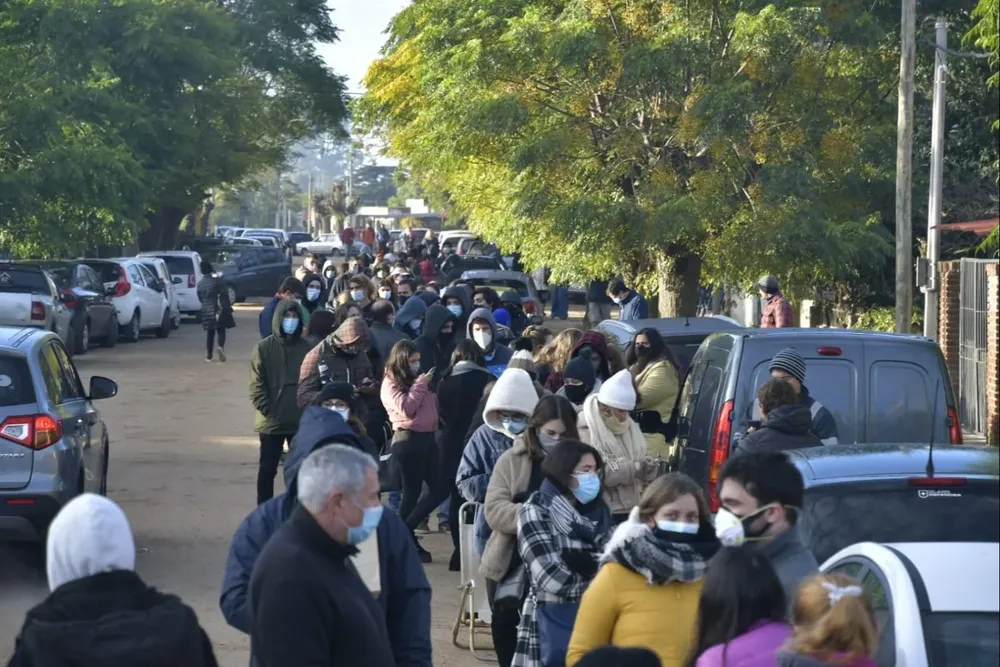 Miles de personas apostaron por conseguir un cupo para ser vacunadas entre este miércoles y jueves