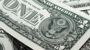 Gobierno argentino amplía recargo de 30% para la compra de dólares para el ahorro