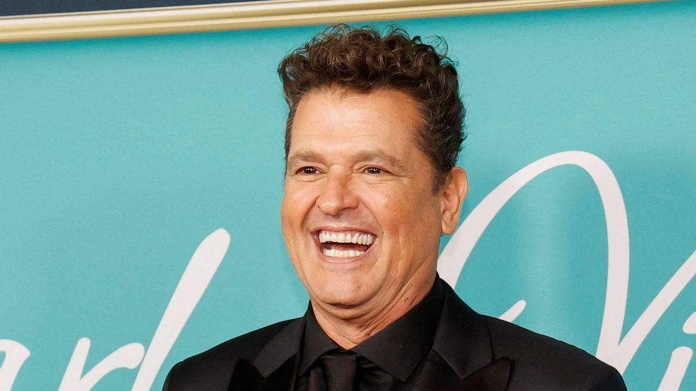 Vives se destaca por mezclar ritmos como la cumbia y el vallenato con el pop y el rock.