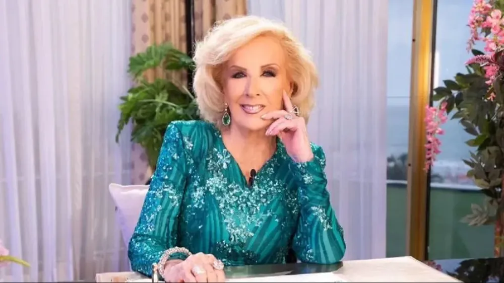 Mirtha y un momento incómodo en la mesaza