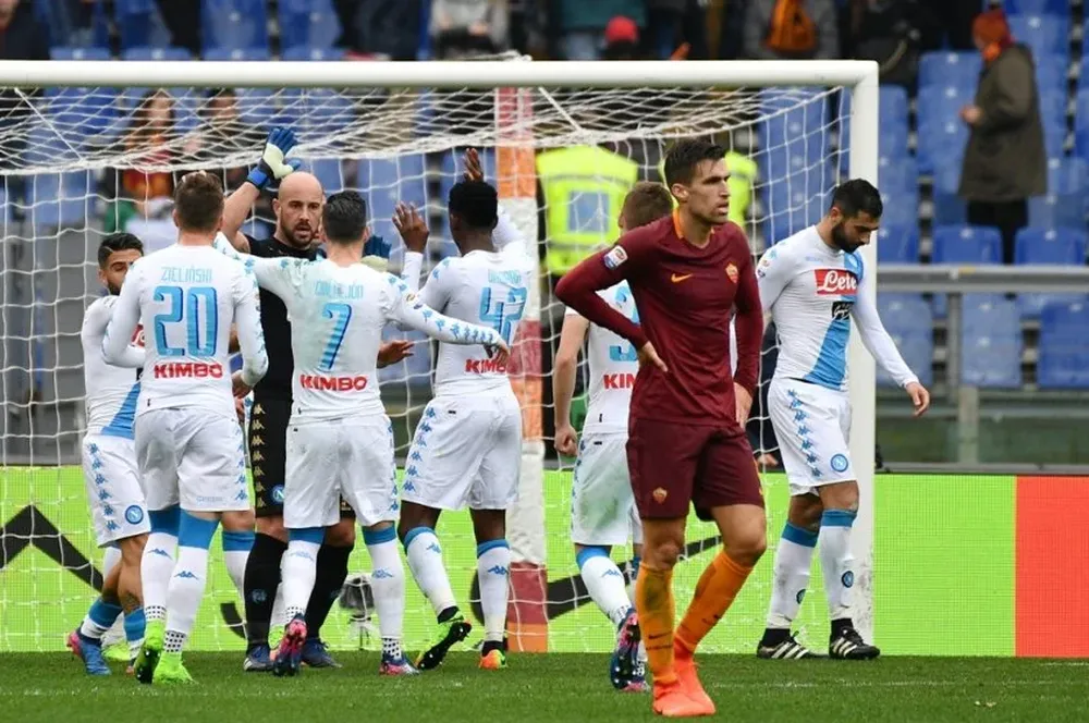 Napoli, ganó 2-1 en su visita a Roma