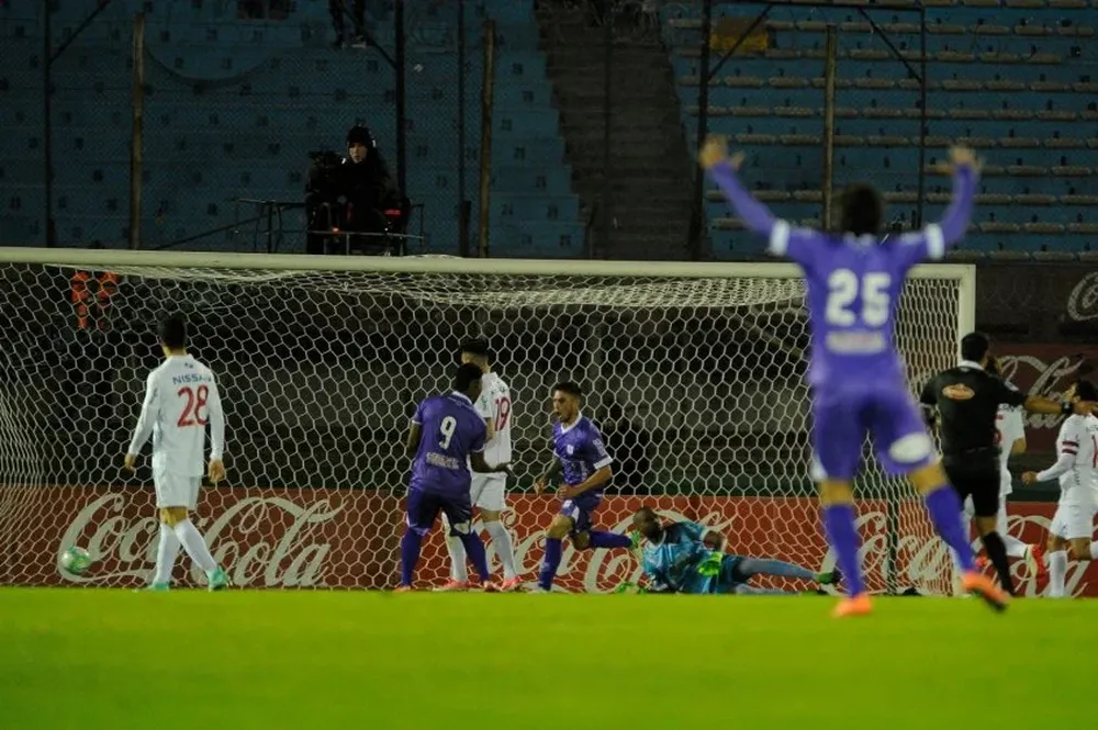 El equipo violeta se puso en ventaja