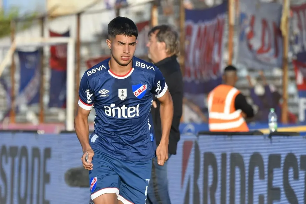 Renzo Sánchez jugó solo 5 minutos ante Cerro y se lesionó