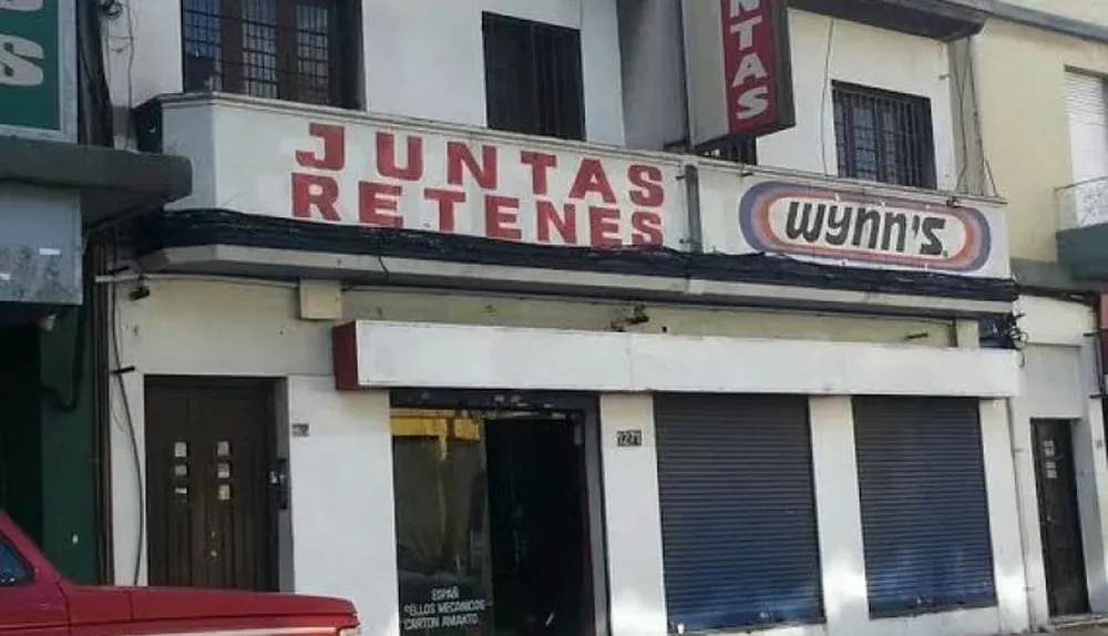 Frente del local comercial que subastará Pablo Borsari.