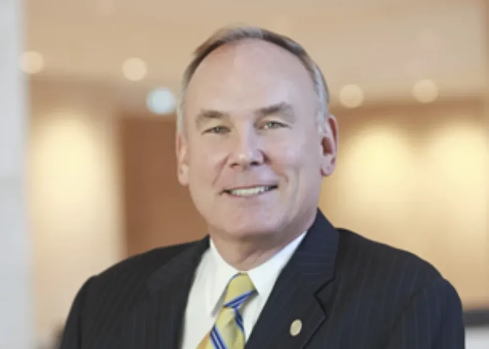 Dennis Nally, presidente de PWC International