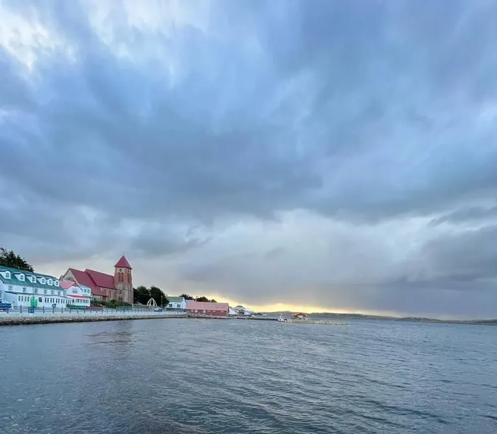 Vista del centro de Stanley, desde el puerto