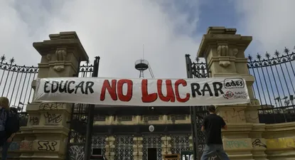 profesores ocupan el iava por asamblea contra la ley de urgente consideracion