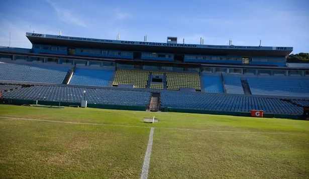 Cancha y sector de palcos del Centenario