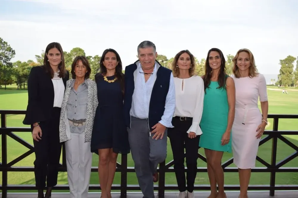 Mariana Estradé, Marcela Hughes, Corina Bove, Carlos Páez, María Elena De Posadas, Virginia Brause y Verónica Raffo