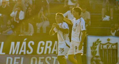 Arady anotó el empate 2-2 de Nacional ante Liverpool