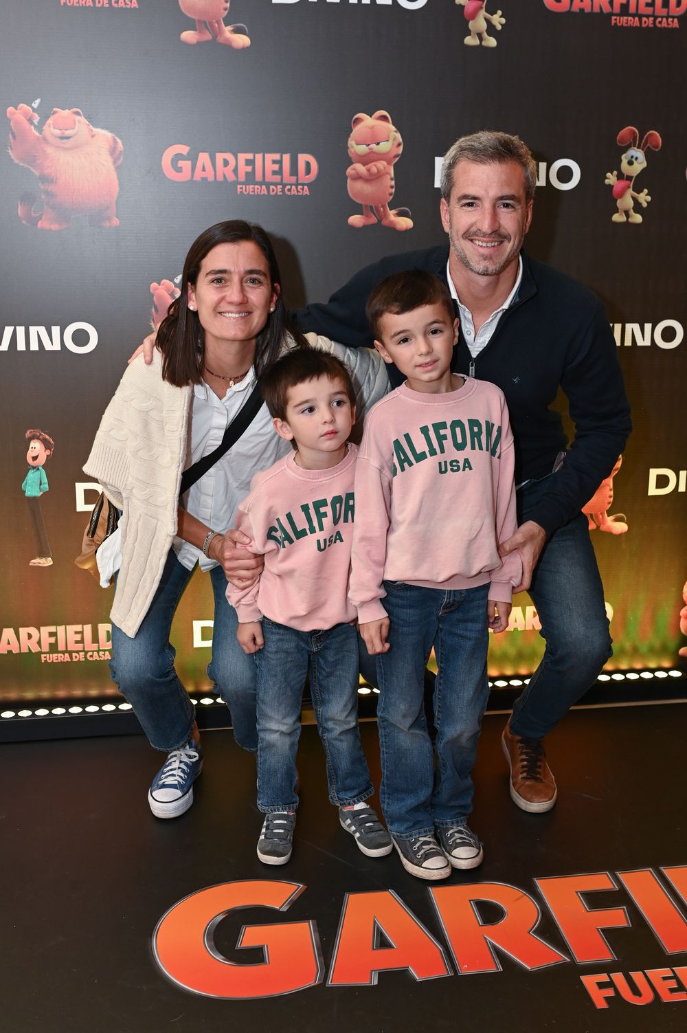 María Stirling Juan Justo  Alejo y  Andrés Airaldi .jpg