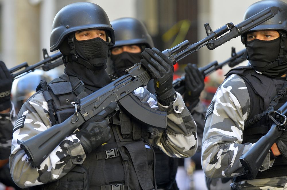 Policías, armas, pistolas, policía.