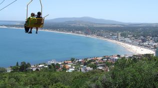 Abella abre la puerta a devolver el exparador de Playa Hermosa a los vecinos en comodato y a nuevo llamado por las aerosillas en Piriápolis
