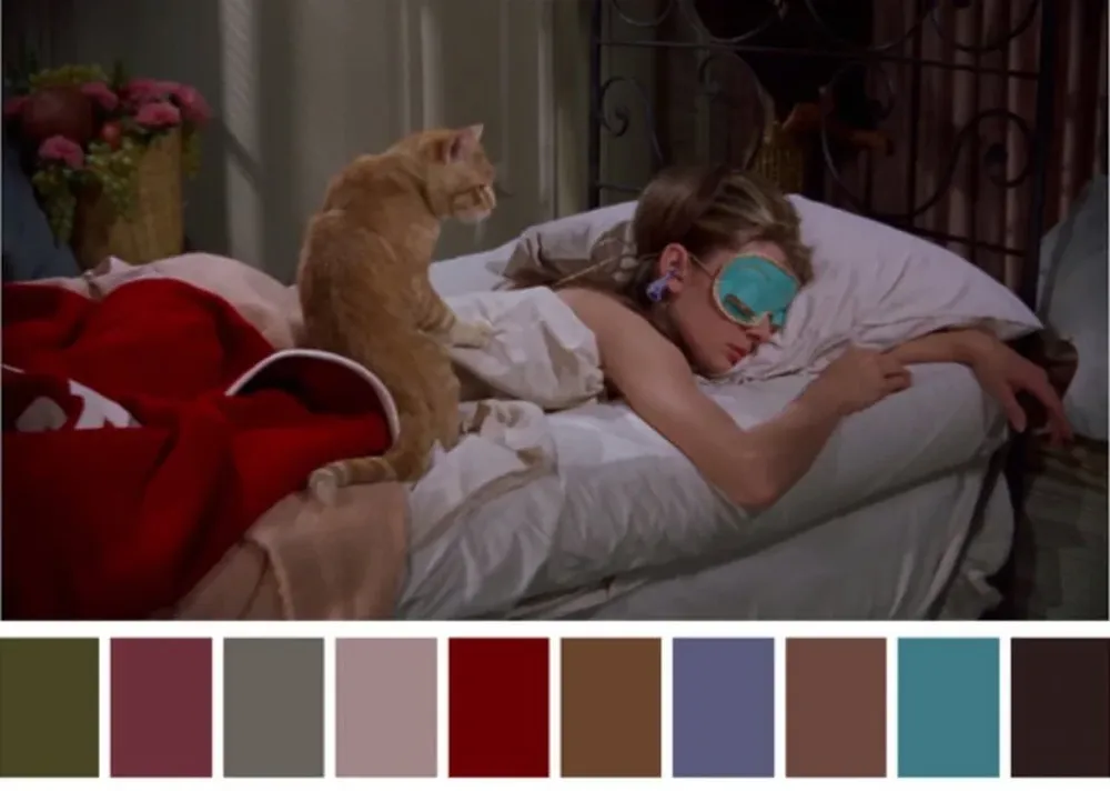 La cuenta de twitter muestra los colores del cine, una de las películas elegidas es Desayuno en Tiffanys.