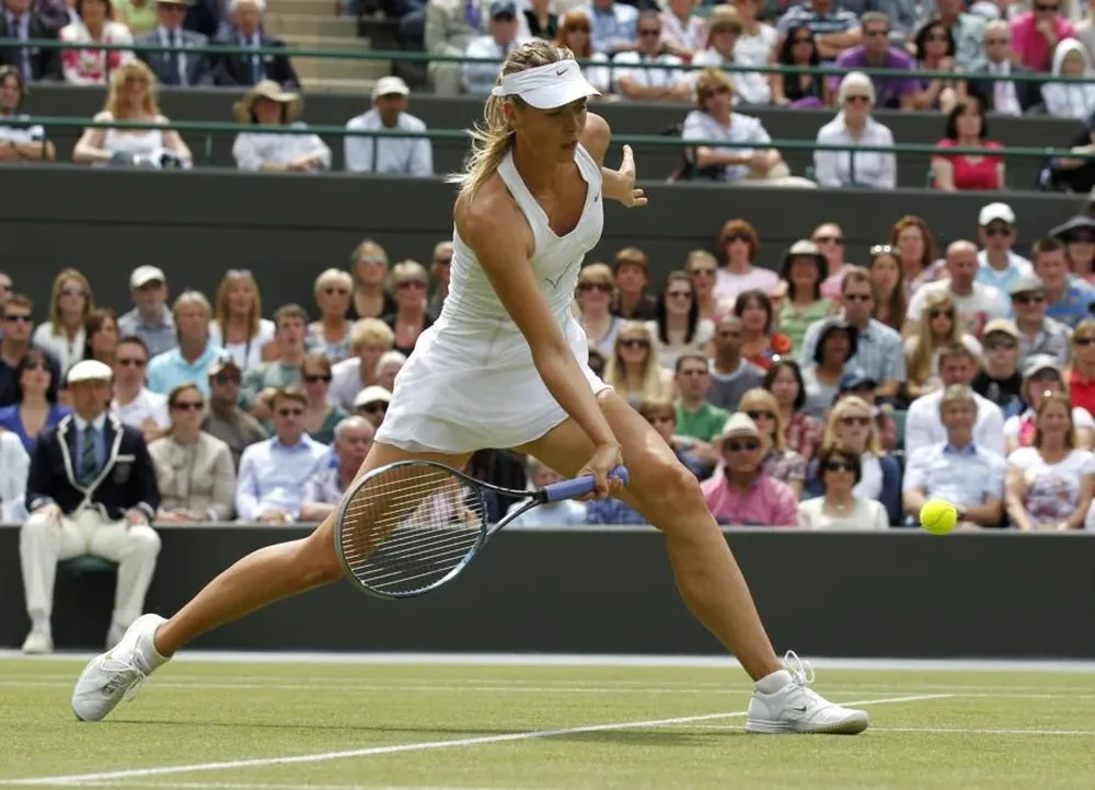 Sharapova pasó a tercera ronda