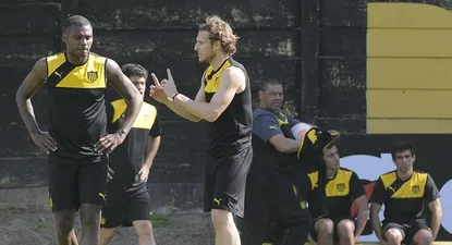 Zalayeta y Forlán, dos hombres importantes de cara al clásico