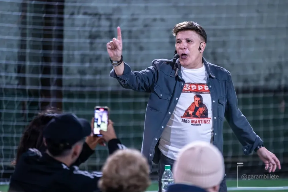 Aldo Martínez en un ensayo de La Gran Muñeca