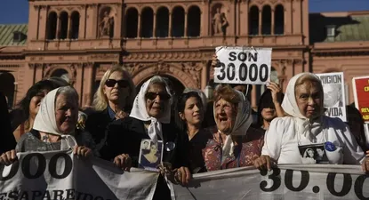madres de plaza de mayo conmemoran sus 40 anos