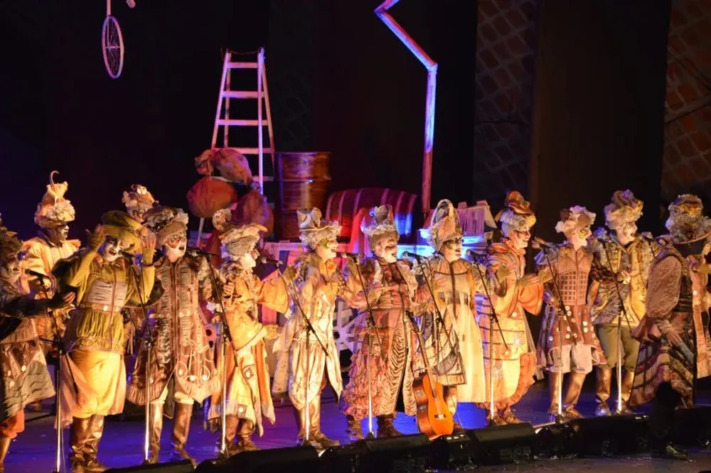 La murga Garufa en el Teatro de Verano Ramón Collazo.