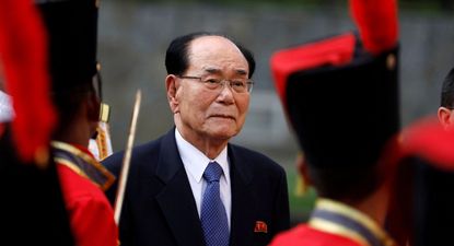 Su discreción y prudencia hacían de Kim Yong-nam el burócrata perfecto.