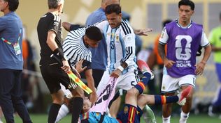 Leandro Paredes agrede a Gavi
