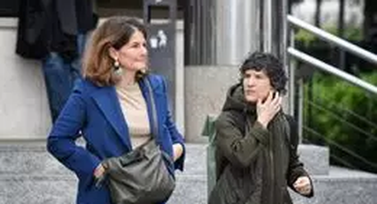 La directora de Google España, Fuencisla Clemares y su abogada, a su salida del juzgado de primera instancia de Plaza de Castilla para declarar como testigo por el ‘caso Begoña’&nbsp;