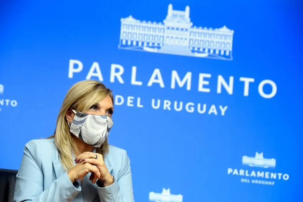 La vicepresidenta Beatríz Argimón convocó a todos los legisladores de la coalición