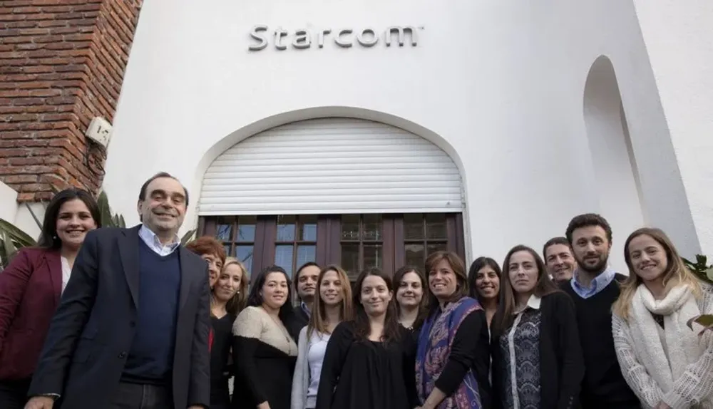 El equipo de Starcom Uruguay