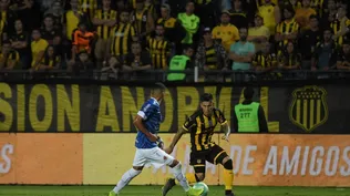 Peñarol como favorito recibe a Juventud en el Campeón del Siglo