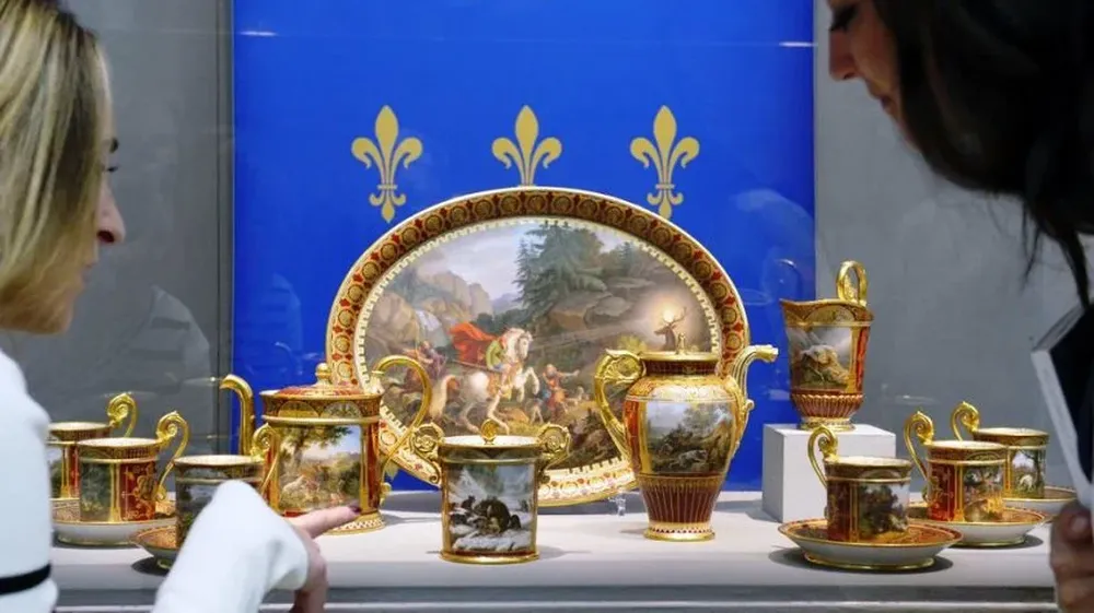 El remate tendrá 232 lotes, con varias obras y muebles de estilo