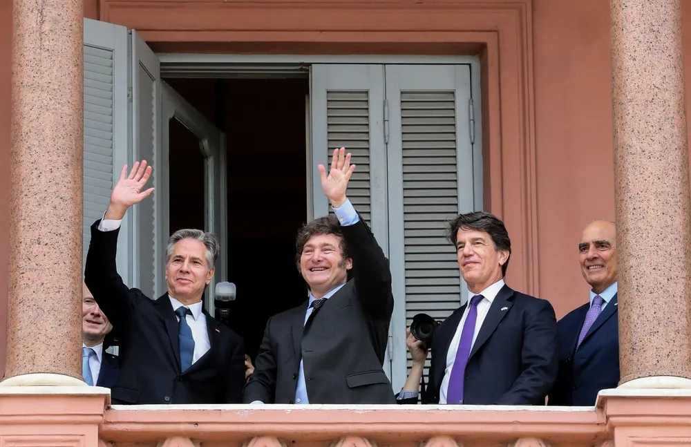 El saludo en el balcón