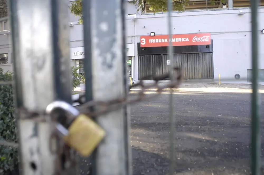 El candado en el Estadio Centenario