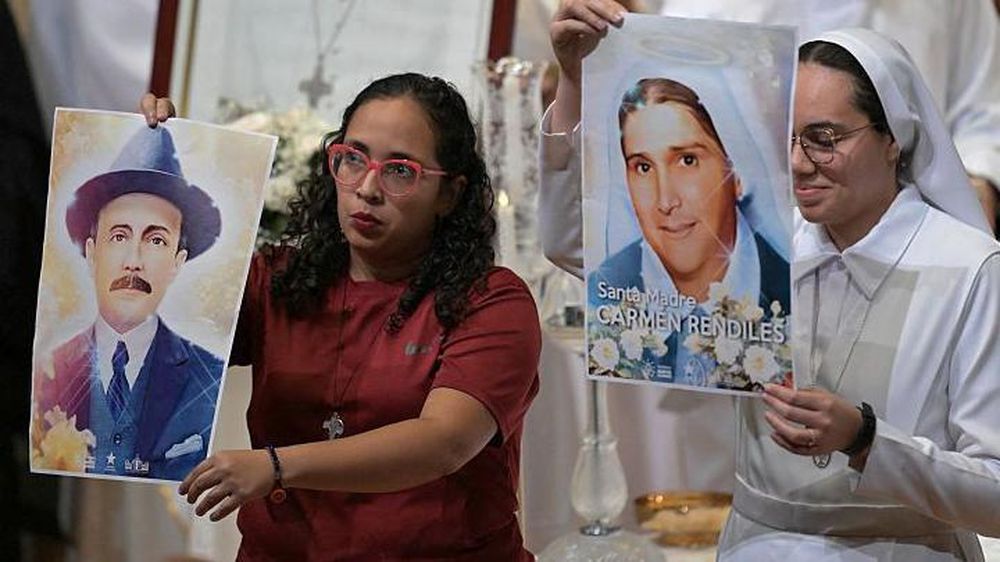 Un médico y una monja que nació sin un brazo son los primeros santos venezolanos.