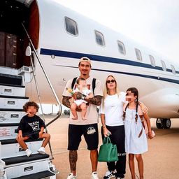 El avión privado en el que viajó Darwin Núñez hacia Riyadh, la capital de Arabia Saudita, para instalarse con su familia