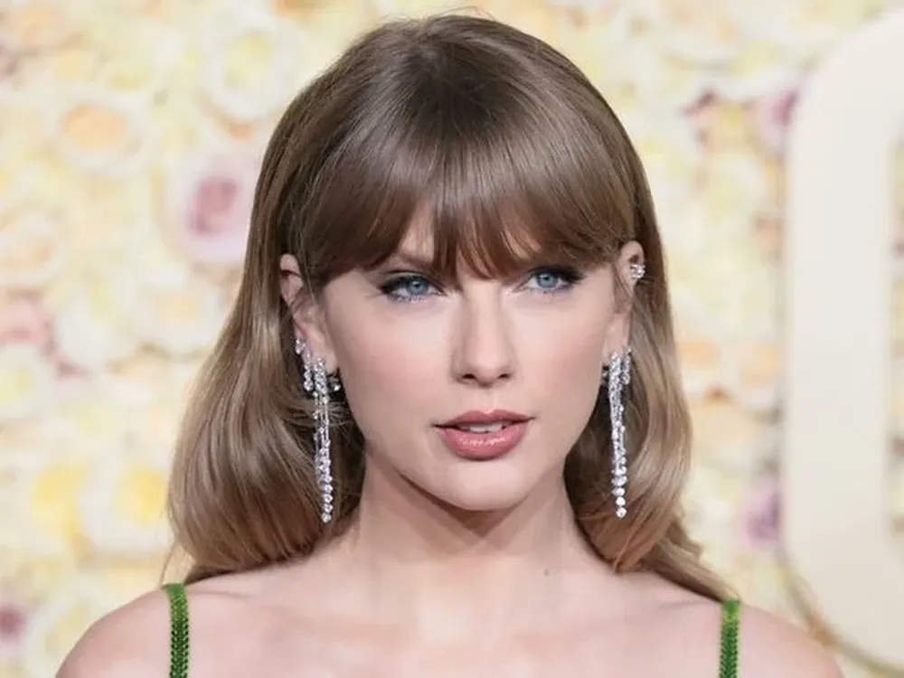Taylor Swift, “furiosa” contra la imágenes porno falsas publicadas en la red X y otras plataformas.